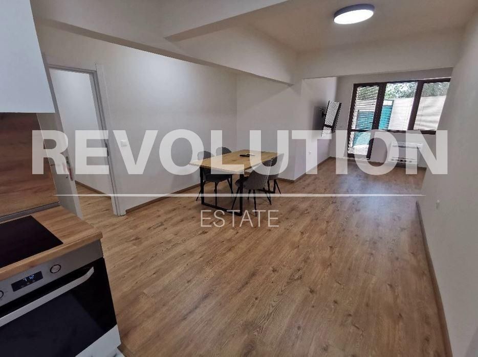 Дава се под наем Тристаен апартамент в Варна, Цветен квартал - 100 кв.м за 500 € - Снимка #7