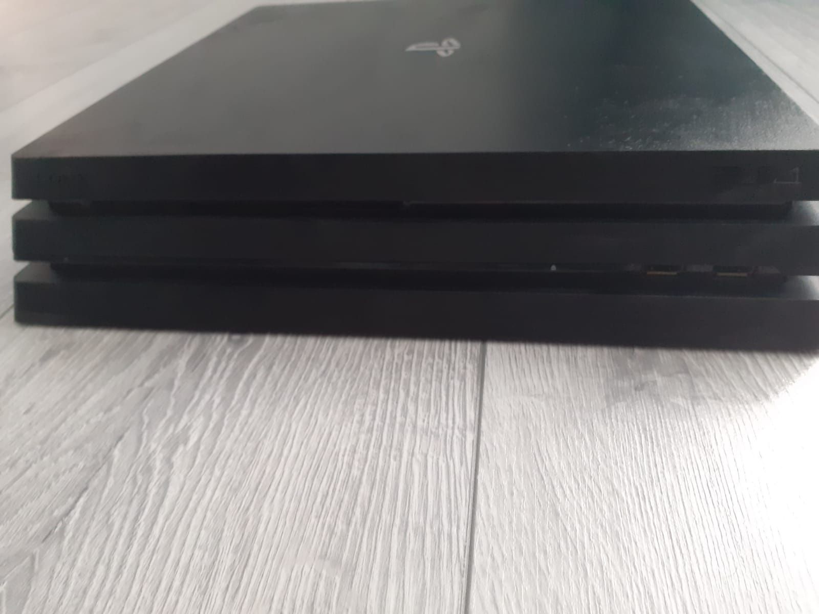 Ps4 pro 1TB, ca nou