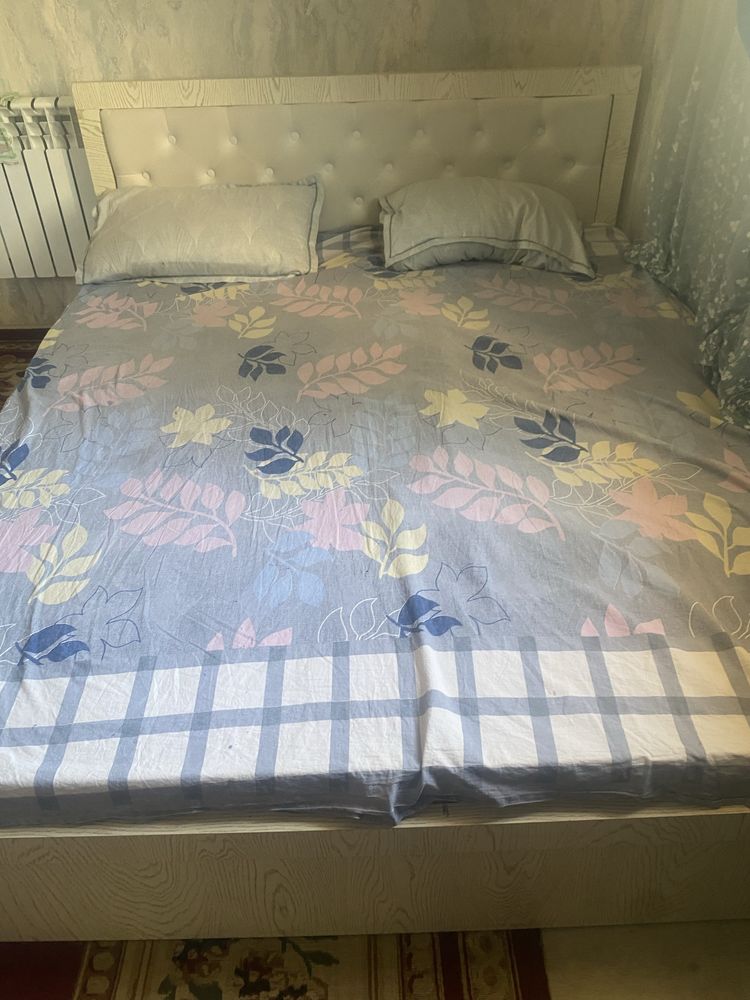 Divan, spalni mebel sotiladi