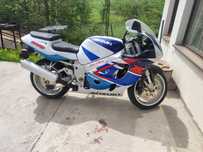Motocicleta Suzuki gsx 750