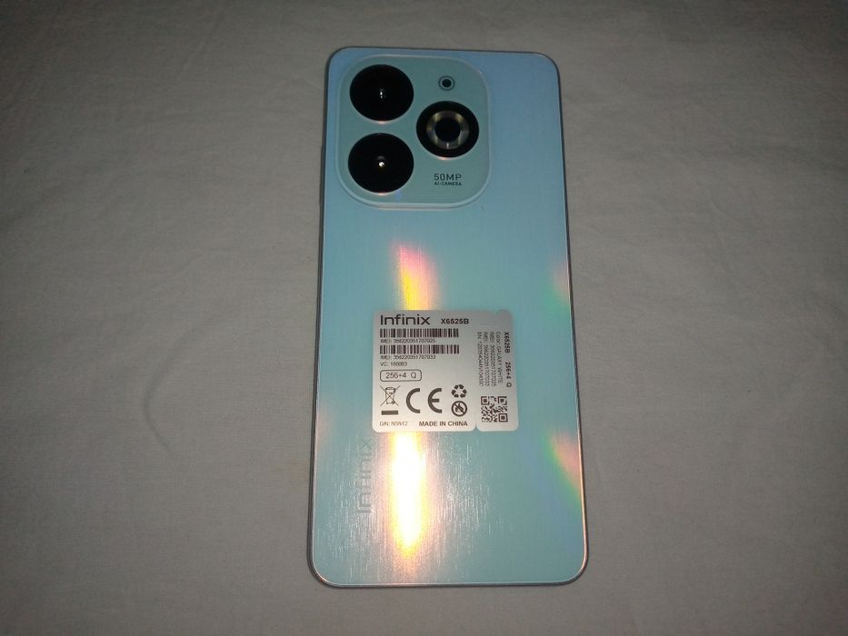 Отличный Smart 8 Pro. Память 8-256 GB.