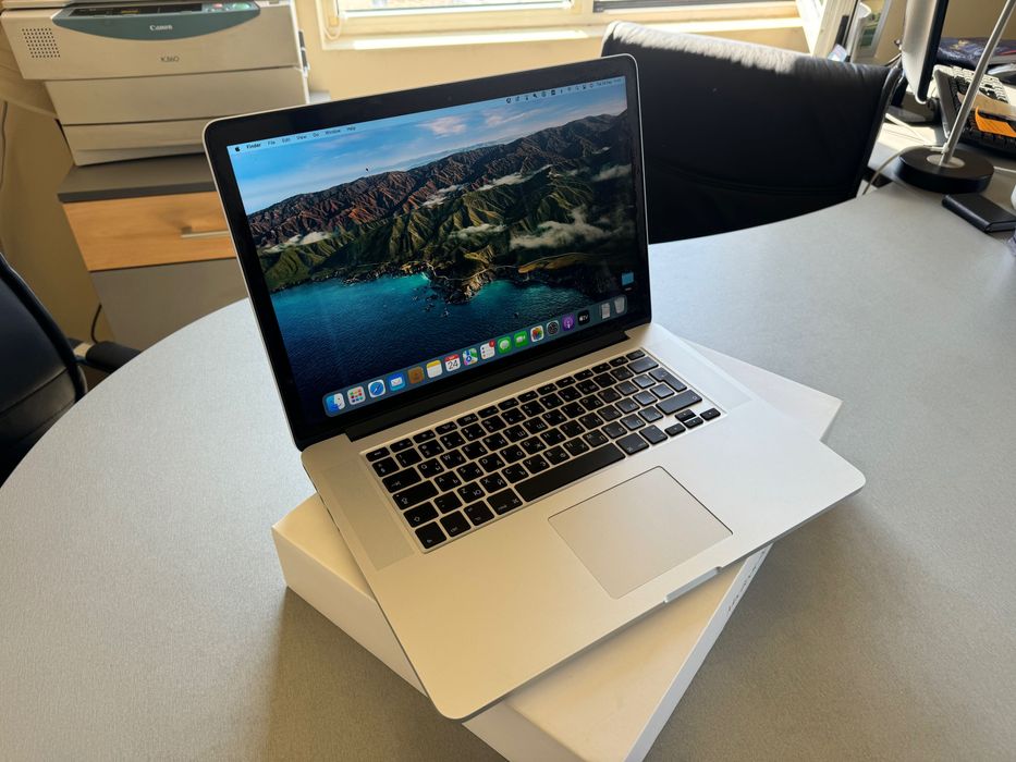 Macbook Pro 15 inch / late 2015 / 2.2GHz Intel I7 / 16gb /258GB/ A1398
