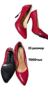 Женские туфли красные