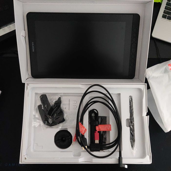 HUION KAMVAS 13 | 13.3" FHD Display | Perfectă pentru Digital Art