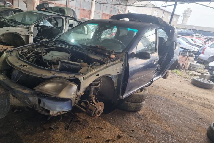 Calculator motor ECU 8200483732 Dacia Logan prima generatie