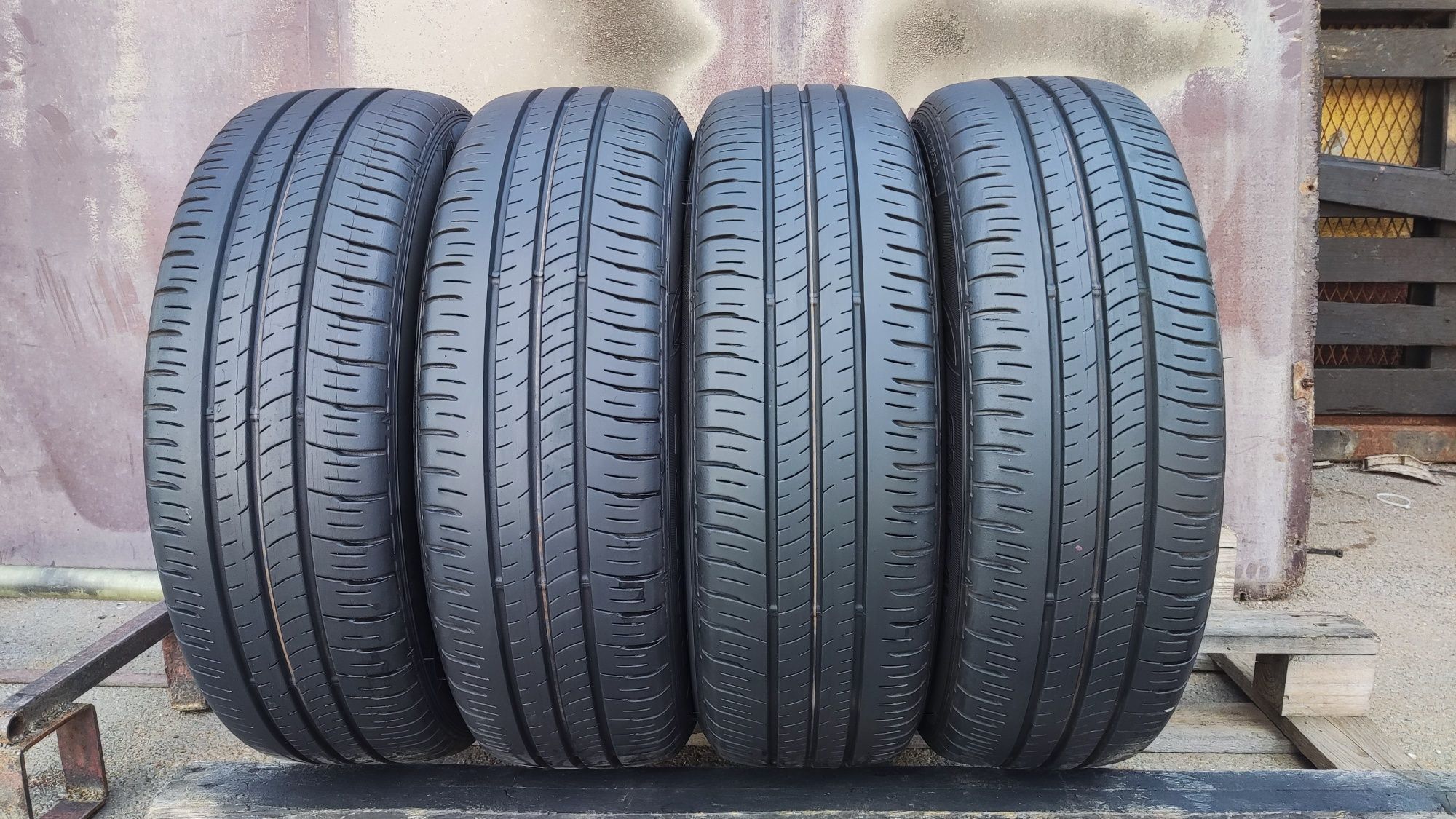 4бр. летни гуми 185/60/16 Dunlop Enasave EC300+
дот20
7мм
Много добро