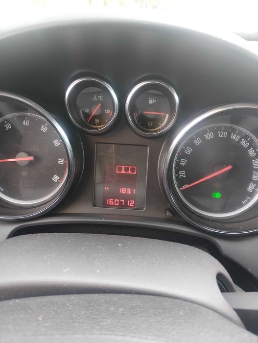 Vând sau schimb Opel Astra J