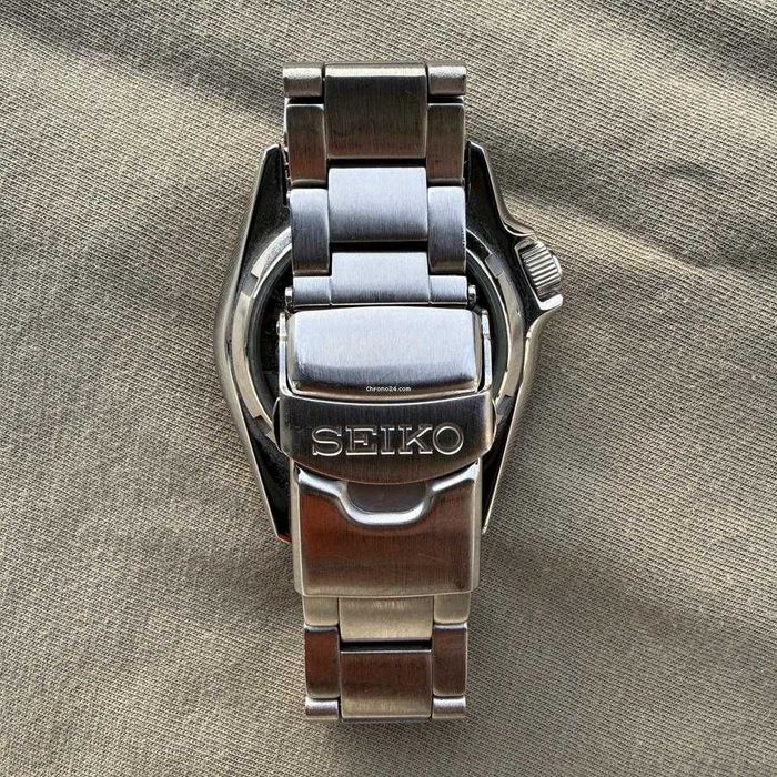 Seiko 5 Sport Tiffany Blue 38mm SRPK33K1