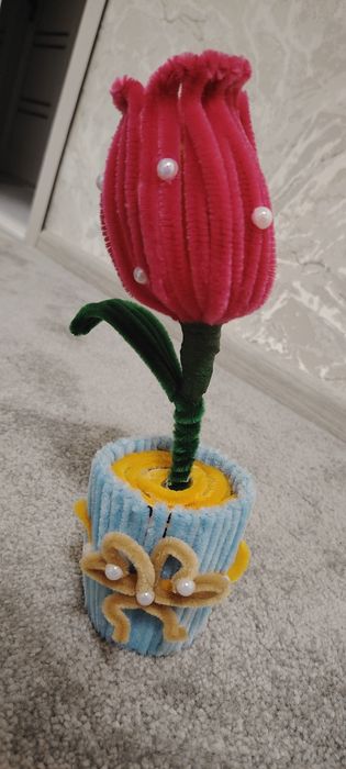 Gullar. Qo'l mehnati asosida tayyorlangan gullar.