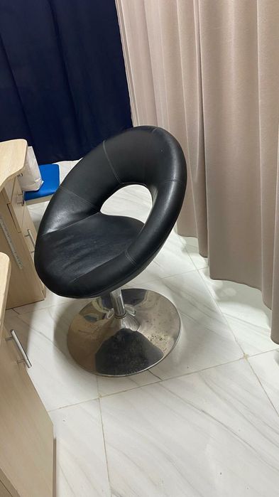 Сатылымда шаштараз мебельі