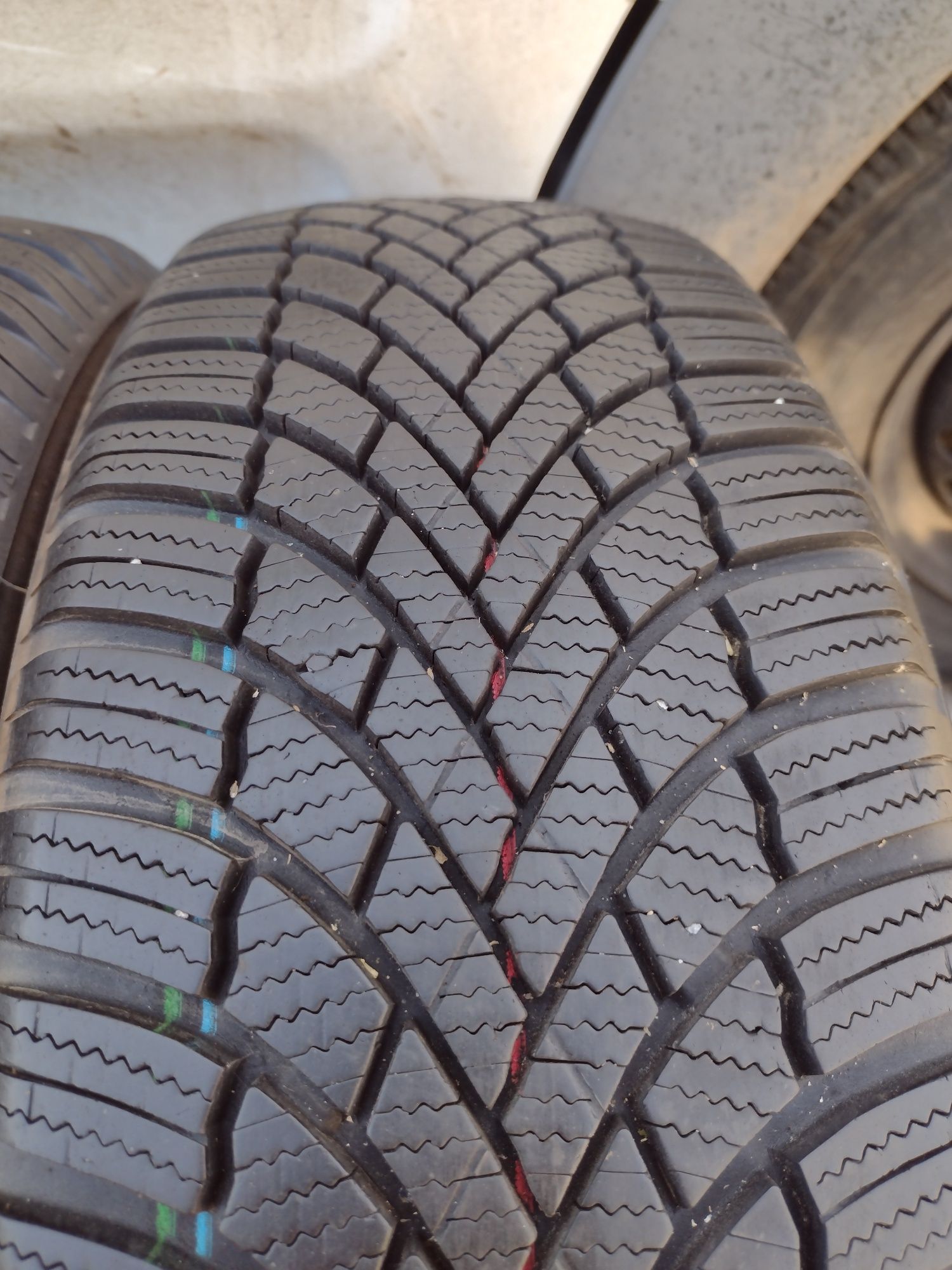 Перфектни 4бр.185/60/15 Bridgestone LM005 dot4619
