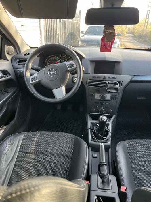 Opel Astra  SPORT GTC +GPL