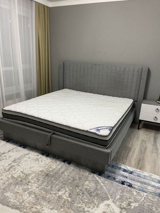 Двуспальная кровать