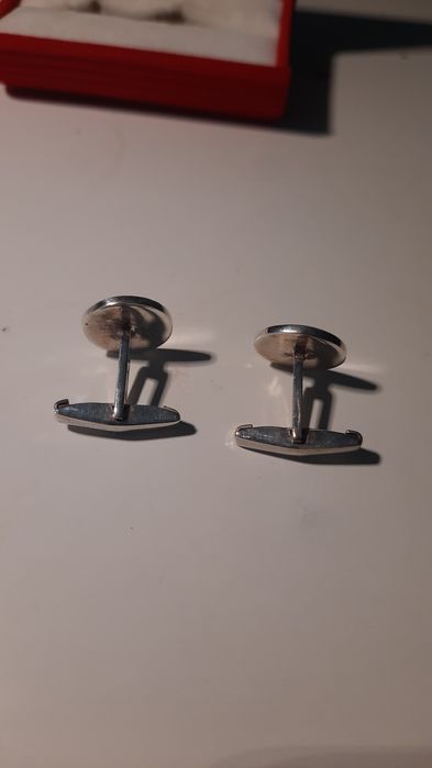 Butoni din argint pentru cămașă