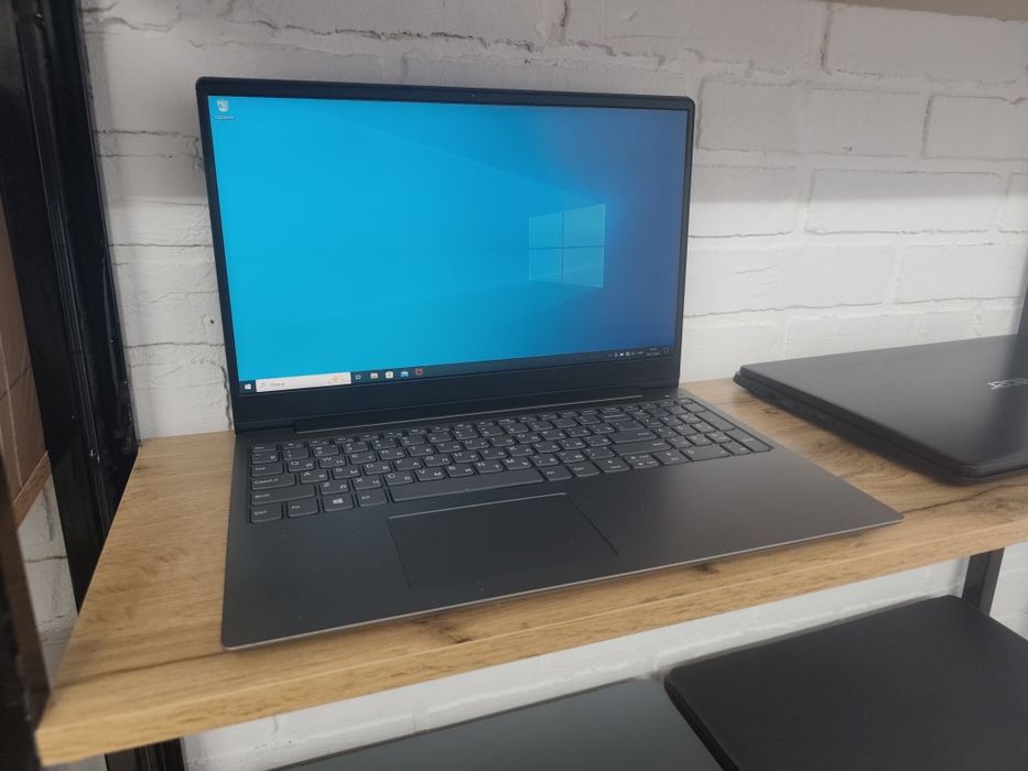 Ноутбук для работы и нетребовательных игр