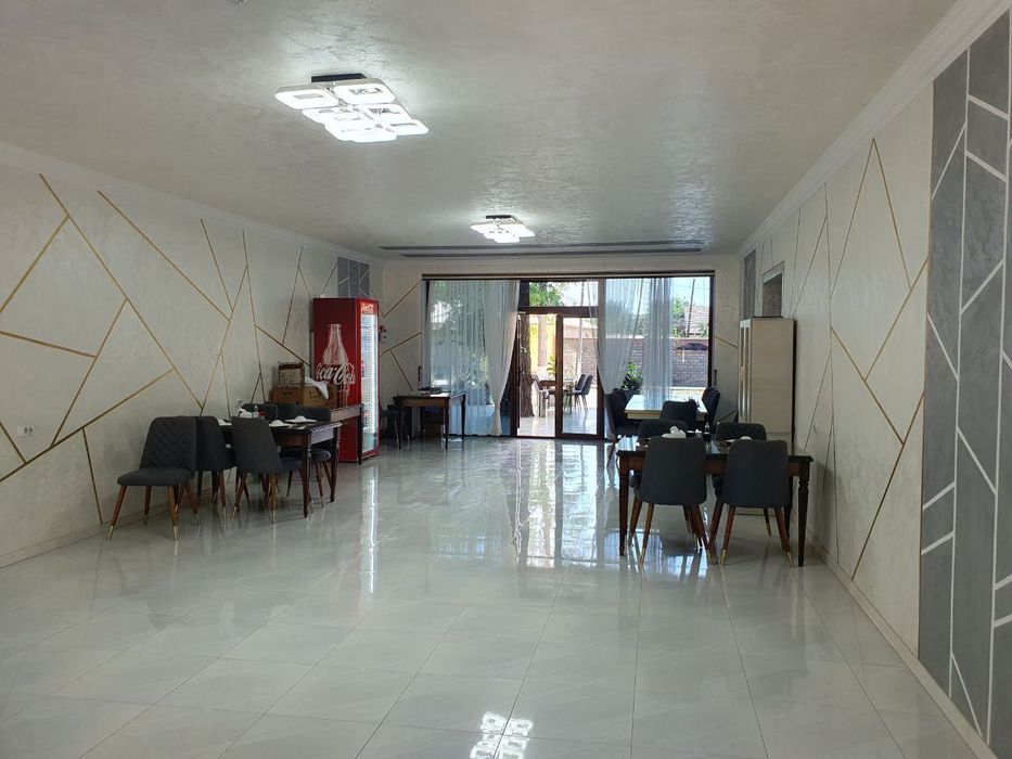 Продается Ресторан  в доль основной трассы в городе Алмалык.