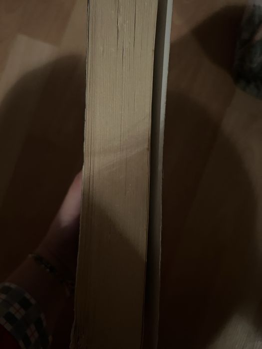 Книга ЕЛ Джеймс книга