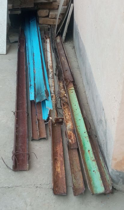 Металл: угольник, двутавр, швеллер.