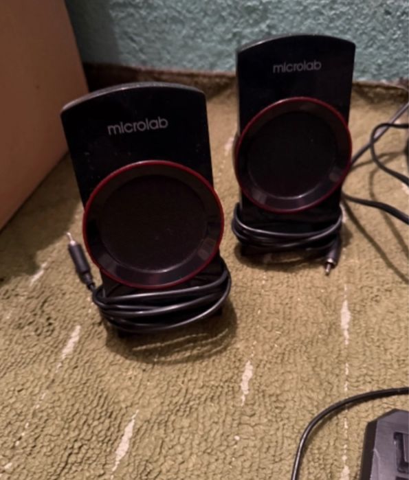 Клавиатура за компютър усилвател и тонколона