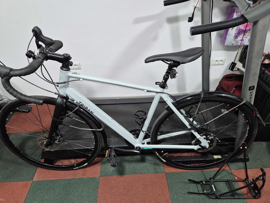 Bicicleta Triban RC120 plus suport pentru telefon