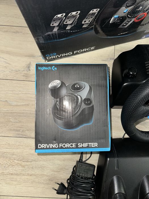 Volan Logitech G29 + Pedale + Schimbător – Set complet, stare perfecta