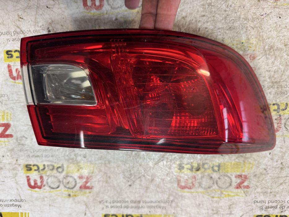Stop lampa stanga spate pe aripa Renault Clio 4 hatcback 2013-2020