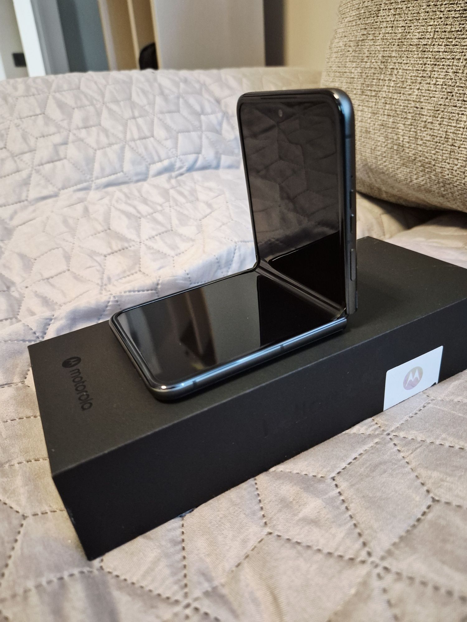 Motorola Razr 50 (Coala Grey)
