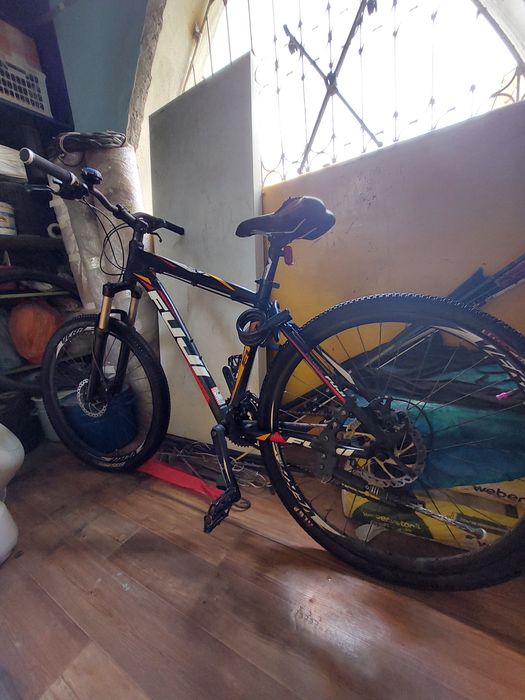 Велосипед Fuji на 26 колесах