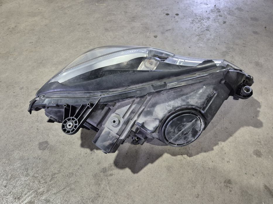 Far stanga mercedes e class w212 nonfacelift an 2010 fara xenon