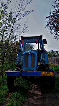 Vând tractor Fiat 411 R  detali în privat