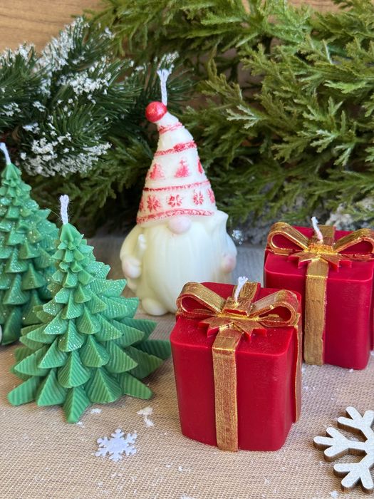 Бюджетни коледни  свещи