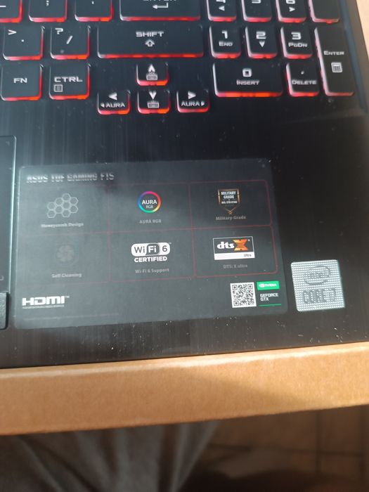 Ofer spre vânzare laptop Asus