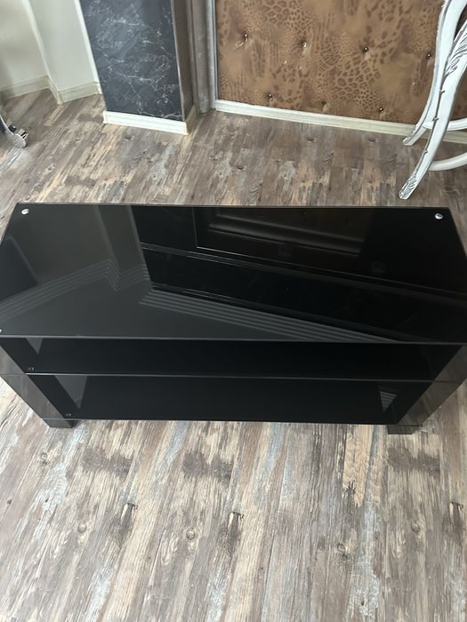 Продам стклянные тумбы