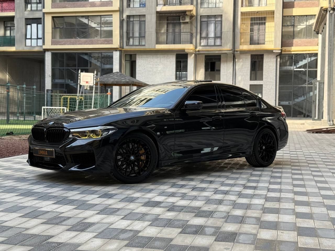 Продаётся BMW 540i