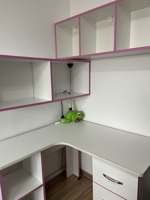 Birou incorporat cu rafturi supraetajate - FACUT PE COMANDA