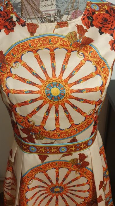 Rochie imprimeu deosebit mas M