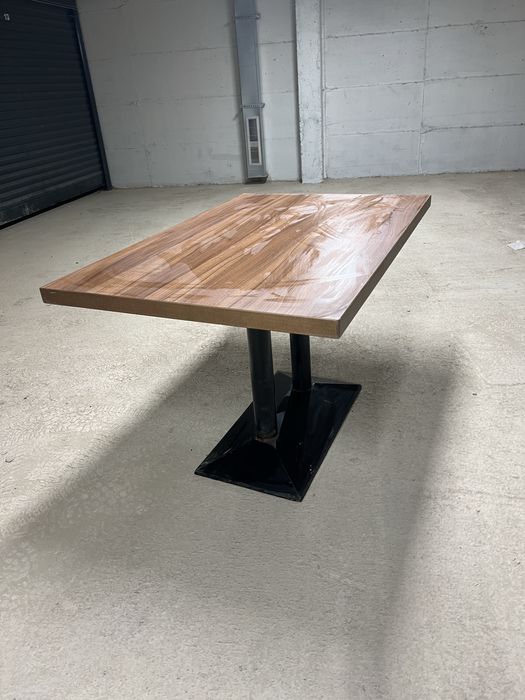 Правоъгълна масивна маса