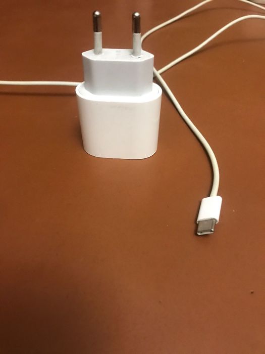 Оригинальная зарядка для айфона