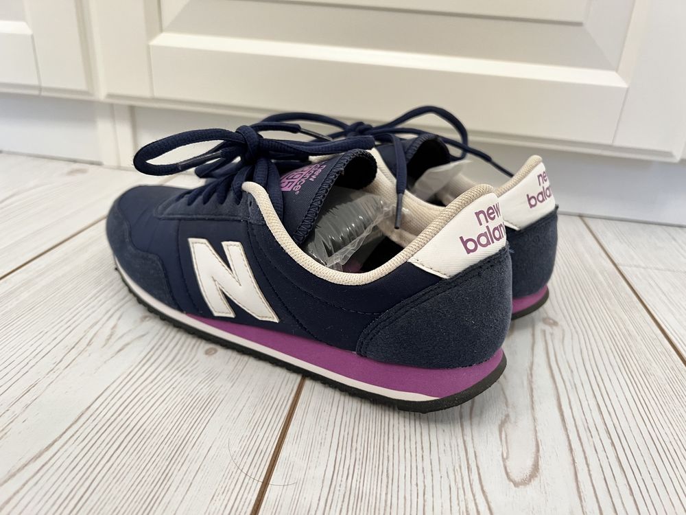 Adidasi New Balance marime 38