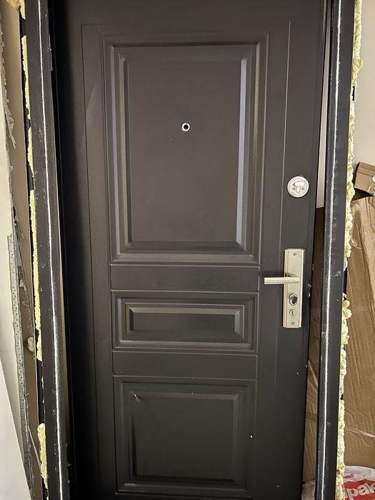 Дверь входная б/у 20000