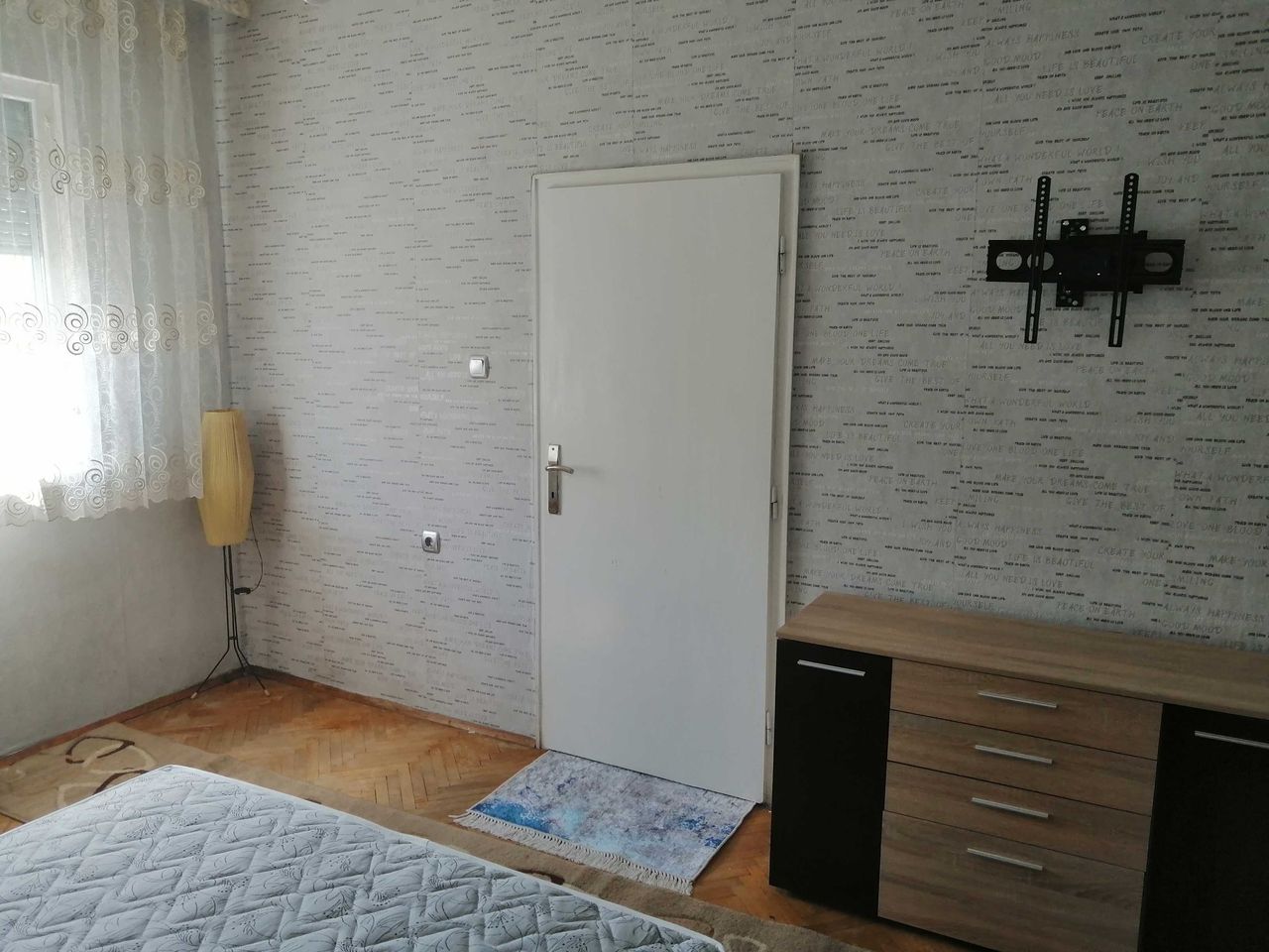 Дава се под наем Тристаен апартамент в Димитровград - 86 кв.м за 204 € - Снимка #5