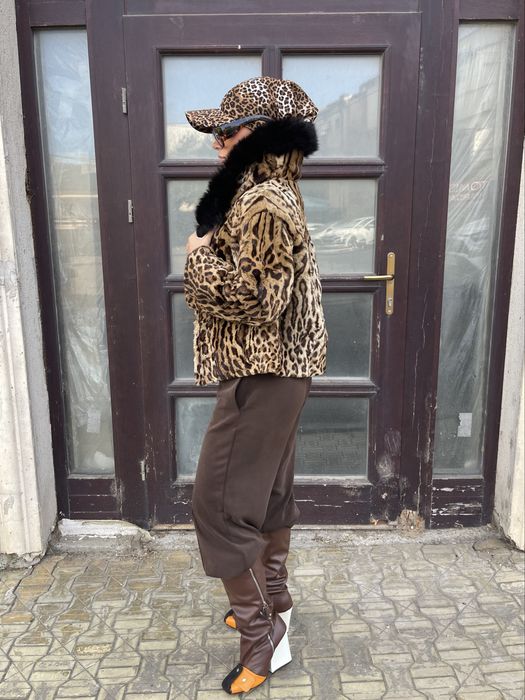 Haina scurta de ocelot cu guler de vulpe