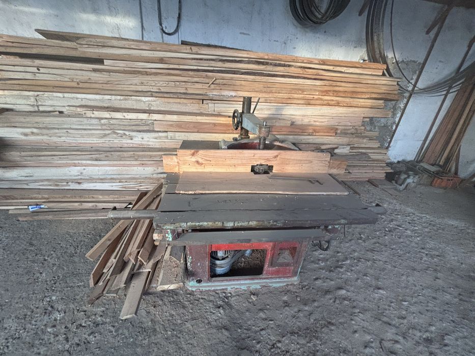 Hala 300 mp+ curte 6000 mp + utilaje de gater - de inchriat in Luguzau