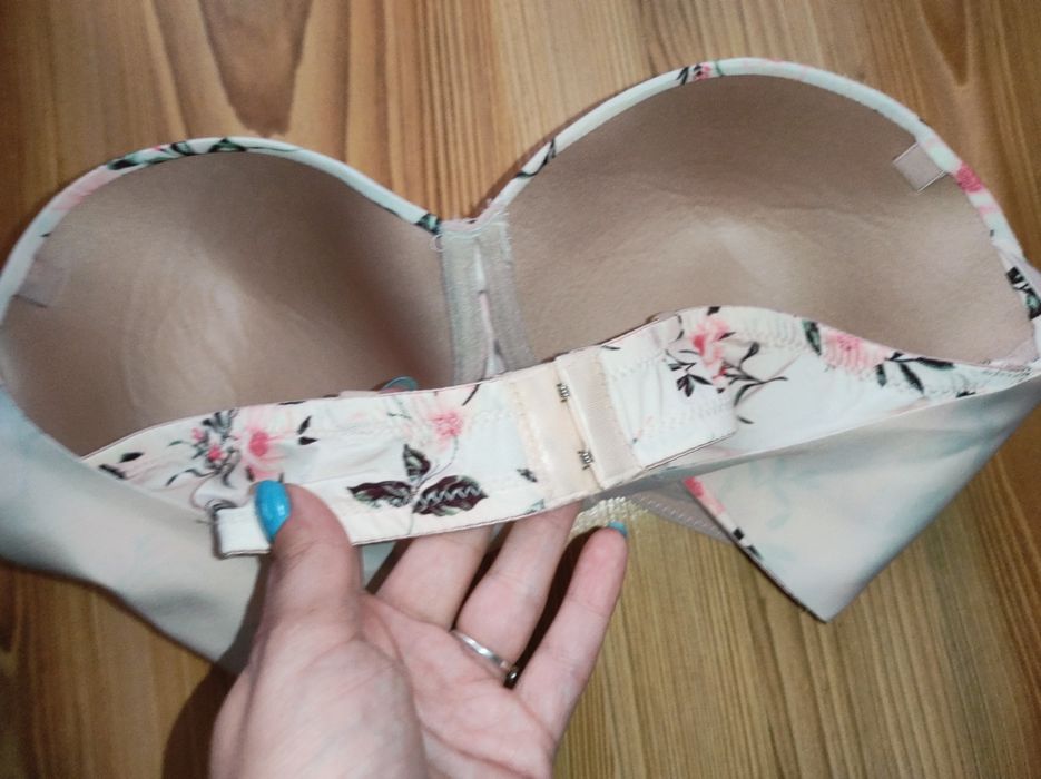 Нов флорален сутиен 85B