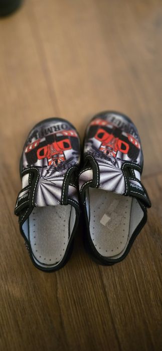 Пантофи 26 номер за момче