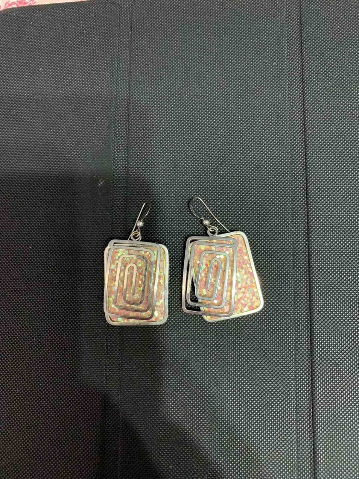 Продавам Бижута с мъниста