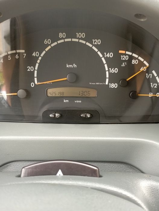 Vând Mercedes sprinter frigorific și la priză 220