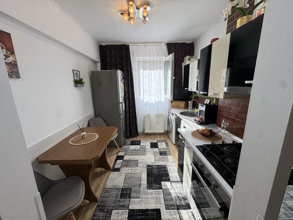 Apartament 2 Camere / Zona Centrala / Etaj 1 / Decomandat