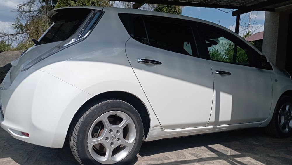 Vând Nissan Leaf 2017Accenta40kwhbat  sau Schimb cu Tesla3 SR  LFP+dif