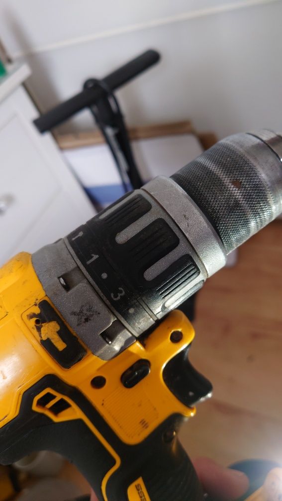 DeWalt combi drill 18v с 5 AH батерия